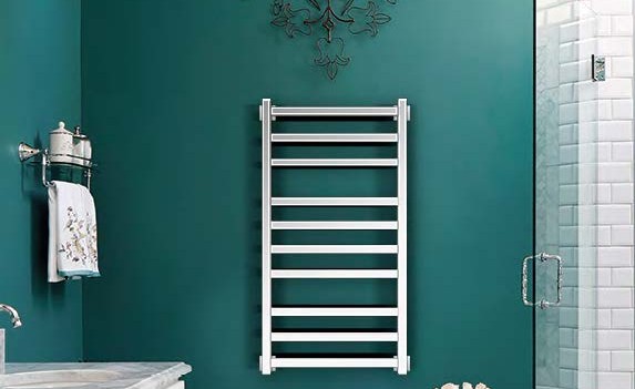 Установка водяного полотенцесушителя